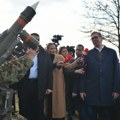 Predsednik Srbije u Nišu: "u toku ulaganje 300 miliona evra u novo domaće naoružanje za Vojsku Srbije"