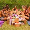 Crveno pleme u Survivoru uživalo u nagradi, bogatoj trpezi i pikniku: Na samom kraju ih savladale emocije