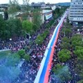 Veličanstveno: Zastava Republike Srpske duga 500 metara razvijena na mitingu „Srpska te zove“ (video, foto)