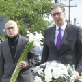 Predsednik Vučić položio cveće u spomen-parku u Malom Orašju i Duboni