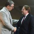 Vučić se sastao sa evropskim komesarom za proširenje Varheljijem