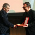 Mikiju Manojloviću dodeljen „Zlatni pečat“ za izuzetan doprinos filmskoj umetnosti