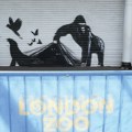 Londonski zoološki vrt uklonio Benksijev mural sa gorilom kako bi ga sačuvao od posetilaca