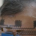 Sledeći nosivi uređaj bi mogla da bude električna "tetovaža" na licu koja meri mentalni stres