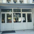 Roditelji učenika škole u Bečeju protestovali jer se plaše za bezbednost, direktorka najavila preseljenje