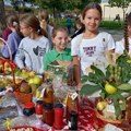 Mališani velikog srca Osnovci sakupili novac za lečenje svog drugara