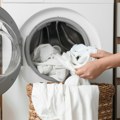 Trik za kojim su domaćice poludele: Mašine za veš imaju tajnu opciju koju niko ne koristi - zbog nje se zimi veš suši brže!…