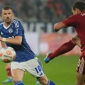 Veliki posao Šalkea u slavljeničkoj noći, Džeko drži navijače na "tihoj vatri"