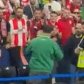 Haos na Fajnal foru! Poznati influenser šokirao OAKA arenu! Došao u opremi omraženog rivala, pa dobio... (video)