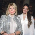 Ćerka Suzane Mančić napisala pesmu za MUP! Autorsko delo izvedeno na svečanoj promociji novih polaznika (video)