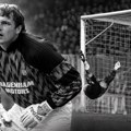 Bio je idol navijača! Engleska u suzama: Legendarni golman izgubio bitku sa opakom bolešću!