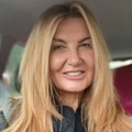 Vesna Dedić u šestoj deceniji pokazala lice bez šminke: Pozirala u širokoj trenerci, a mreže gore: "Godine joj ne mogu…
