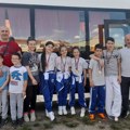 Sjajni KK Juniori: Na prvenstvu Centralne Srbije osvojili 16 medalja