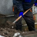Porodična drama u Prokuplju: Došli na groblje, pa videli da je zemlja sveža, svi ostali u čudu
