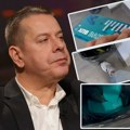 Vladi georgievu SAD smeta i HPV vakcina: Najveći teoretičar zavere među pop pevačima snimio kako baca flajere o…
