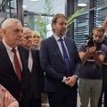 Ana Brnabić gradi digitalnu Srbiju, opozicija pokušava da napuni parking