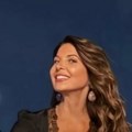 Čipka, veliki izrez na haljini i gole noge: Sanja Marinković se u ovom izdanju provodi u centru Beograda: "Noćni izlazak…