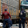Raste broj poginulih u sudaru voza i autobusa: Prizori sa lica mesta su stravični, na desetine povređenih