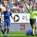 Srbinu "pala klapna": Tukao protivnika, pa dobio crveni u derbiju VIDEO
