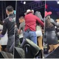 Organizatori naprasno prekinuli koncert zbog tuče plesačica: Sukobile se na sceni pred svima, nastao je haos (video)
