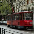 Драма код Храма Светог Саве: Жена испала из трамваја, хитне службе на терену