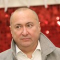 (Foto) Đani objavio sliku bez zuba Urnebesna fotografija folkera iz lifta, svi se pitaju šta mu se desilo: "Ode kec"