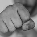 Incident u Novom Pazaru: Muškarac tokom kontrole uradio policajca pesnicom u glavu