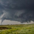 Da li sa superćelijskom olujom stiže: I tornado!? Zastrašujući snimci iz Milana povećali strah u regionu: Šta se ovo…