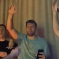 Dončić zapevao Vidovdan i podigao tri prsta u vazduh! Isplivao snimak - Luka srbuje za sve pare! (video)