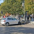 Prizori sa mjesta nesreće lede krv u žilama: Potpuno uništen auto i motor nakon stravičnog sudara u centru Banjaluke (foto)