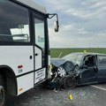 Sudarili se autobus i auto! Povređeno dete: Saobraćajka kod Bačke Topole!