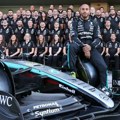 Hamilton se na emotivan način oprostio od Mercedesa, a Sajnc od Ferarija (FOTO)