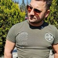 Pevač (37) se dva puta ženio, njegova bivša i sadašnja žena postale prijateljice: "Njih dve se čuju"