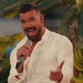 "Tramp se upravo puši od besa" Svi bruje o pesmi Rikija Martina, tvrde da se iza nje krije provokacija