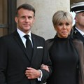 Glamur u Jelisejskoj palati: Brižit Makron zablistala u haljini do poda i ponovo dokazala zašto važi za ikonu stila