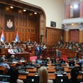 Skupština Srbije nastavila vanrednu sednicu: Na dnevnom redu 59 tačaka, poslanici postavljaju pitanja
