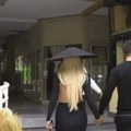 Karleuša i 25 godina mlađi dečko se više ne kriju? Uhvaćeni kako se drže za ruke, svedoci ih raskrinkali
