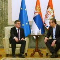 Oglasio se Vučić posle sastanka sa Lajčakom Za naš narod na KiM ostajemo beskompromisan oslonac i zaštita!