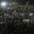 Veliki broj studenata i građana protestovao ispred RTS