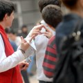 "Gurnuo ga niz stepenice, bez ikakvog povoda" Oglasila se majka povređenog prvačića iz šabačke škole i rekla da nije prvi…