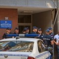 Napeto kod Doma Vojske Srbije, policija privodi (VIDEO)