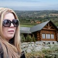 Indira Radić se preselila na kosmaj! Pobegla iz Beograda i kupila luks kuću: Komšije otkrile pikanterije "Stalno joj dolaze…