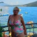 Skinula se u 69.: Godini Srpska pevačica pozirala kao tinejdžerka na moru: Svi je hvale za smelost, a evo šta je svima…