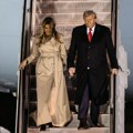 Sabotaža!! Ko je trampu i melaniji isključio pokretne stepenice: Bela kuća poziva na istragu zbog incidenta (video)