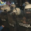 Policija u opremi za razbijanje demonstracija pokušava da odveze Jaćimovićev autobus: "Ovo je bezvlašće"
