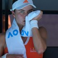 Sabalenka zaustavila bajku američke Srpkinje: Iva Jović poražena u četvrtfinalu AO od najbolje na svetu!