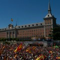 Hiljade ljudi na protestima u Madridu protiv vlade Pedra Sančeza, traže prevremene opšte izbore