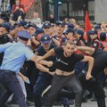 Hiljade građana protestovalo u Tirani protiv Kušnerovog projekta kod Valone