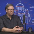 Vučićev šibicarski autoportret