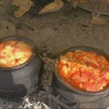 Počela čuvena Kupusijada u Mrčajevcima: Takmičari otkrivaju tajnu savršenog svadbarskog kupusa (video)